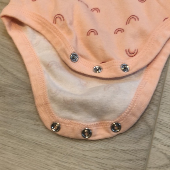 Short Sleeve Onesie - Picture 3 of 4